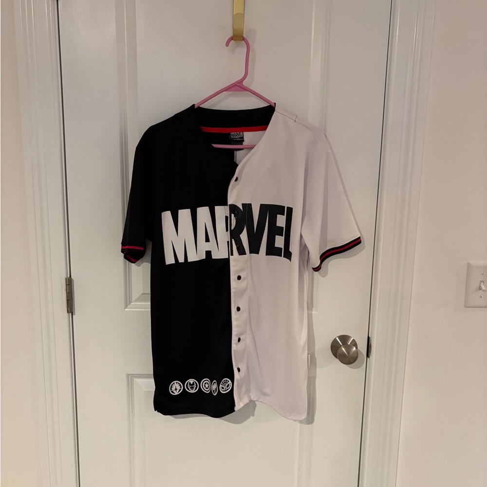 Marvel Black and White Iconic Jersey